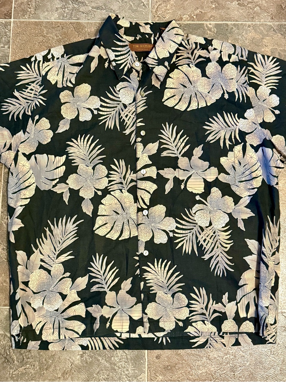 TORI RICHARD HAWAIIAN SHIRT